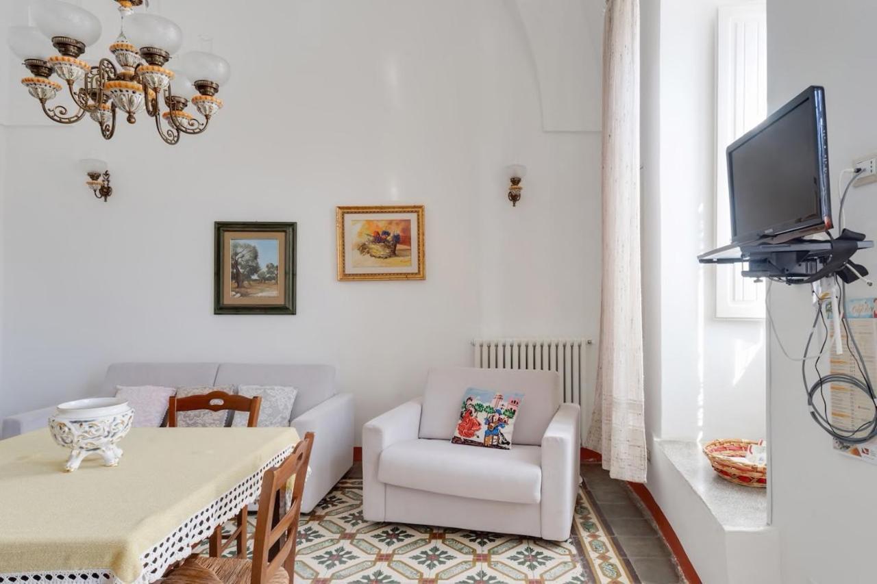 Ferienwohnung La Torre Antica Dimora Giuggianello Exterior foto