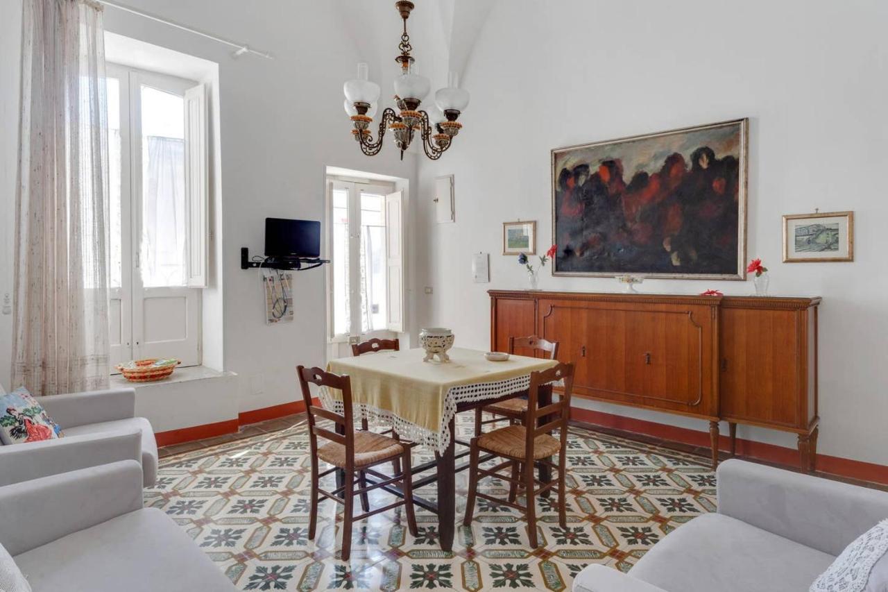 Ferienwohnung La Torre Antica Dimora Giuggianello Exterior foto