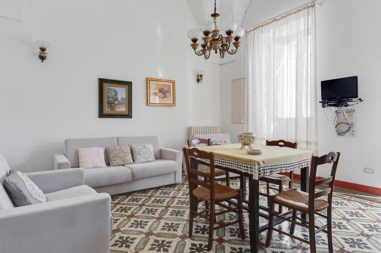 Ferienwohnung La Torre Antica Dimora Giuggianello Exterior foto